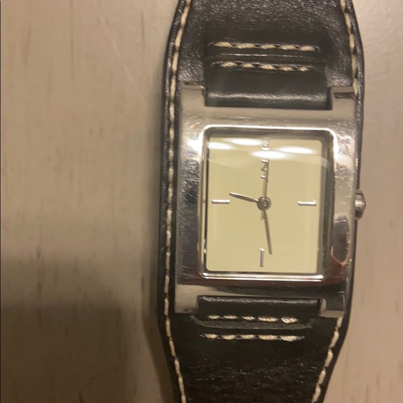 Watch - Picture 2 of 3